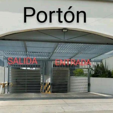 Departamento Nuevo Y Centrico Con Ambiente Familiar En Guadalajara Apartment Exterior foto